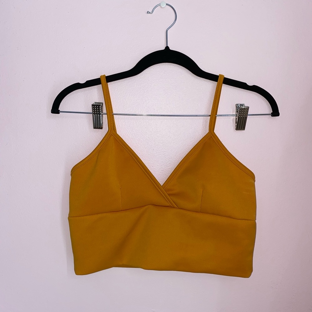 Orange cropped tank top from BooHoo. Size: US 10